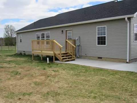 Exterior - 640 Hurt Loop, Mcewen, TN 37101 photo 8 of 8