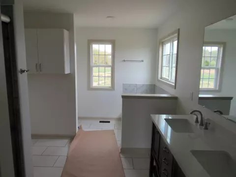 Kitchen - 640 Hurt Loop, Mcewen, TN 37101 photo 4 of 4