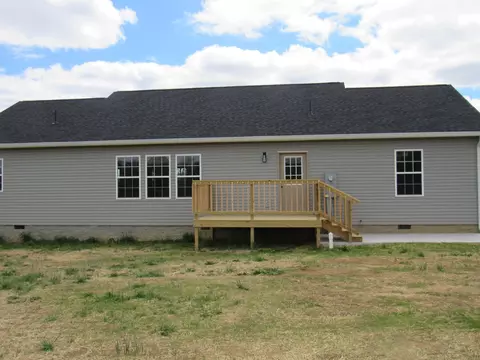 Exterior - 640 Hurt Loop, Mcewen, TN 37101 photo 7 of 8