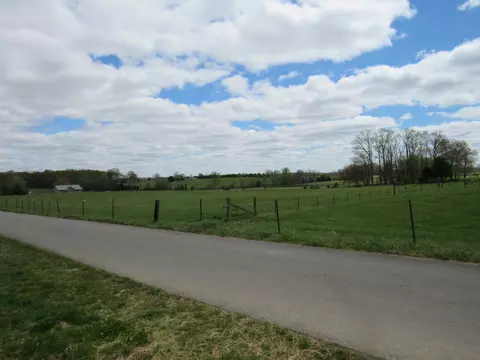 View/Area - 640 Hurt Loop, Mcewen, TN 37101 photo 3 of 3