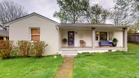 807 3rd Ave, Fayetteville, TN 37334