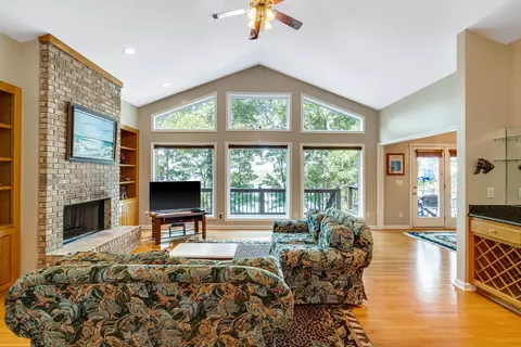 321 Wildwood Cir, Winchester, TN 37398