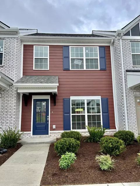 221 Holywell Dr, Gallatin, TN 37066