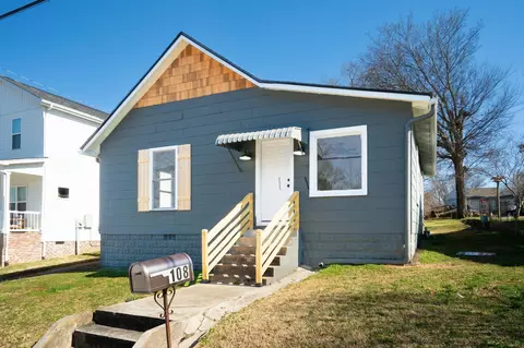 Exterior - 108 Walnut St, Springfield, TN 37172 photo 3 of 9