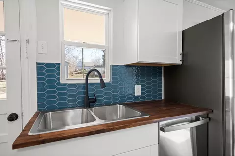 Kitchen - 108 Walnut St, Springfield, TN 37172 photo 6 of 6