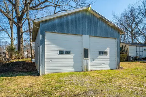 Exterior - 108 Walnut St, Springfield, TN 37172 photo 7 of 9