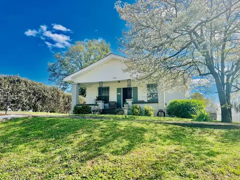704 Fourth E, Tuscumbia, AL 35674