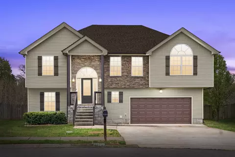 1252 Freedom Dr, Clarksville, TN 37042