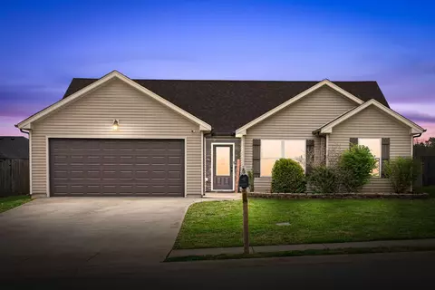 1131 Freedom Dr, Clarksville, TN 37042