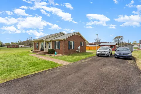 504 Portland Blvd, Portland, TN 37148