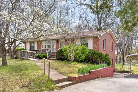 106 Lealand Dr, Clarksville, TN 37042