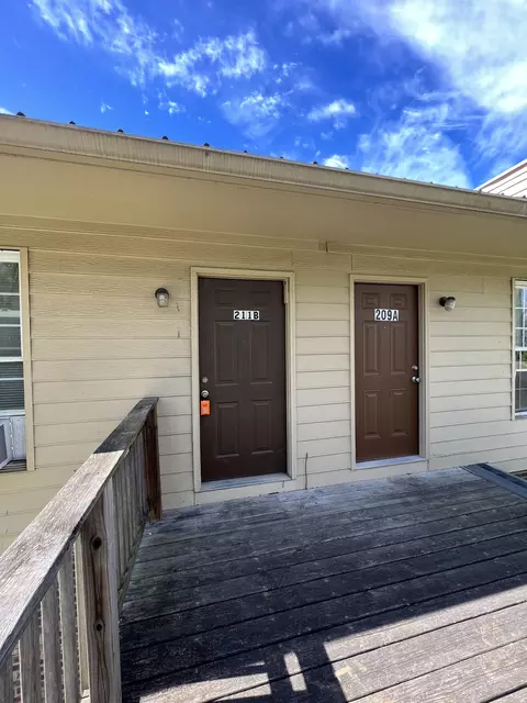 Exterior - 209 E Webster St, Madison, TN 37115 photo 10 of 11