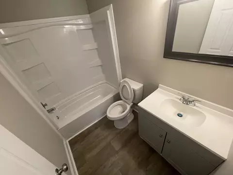 Bath - 209 E Webster St, Madison, TN 37115 photo 1 of 3