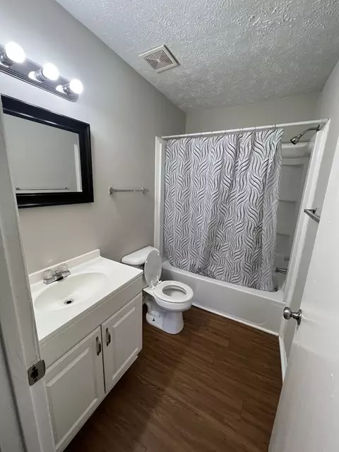Bath - 209 E Webster St, Madison, TN 37115 photo 2 of 3