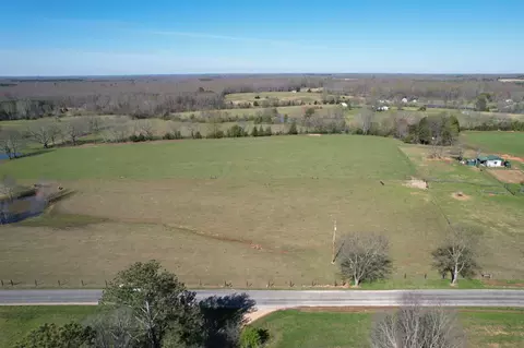 2 White Rd, Pulaski, TN 38478