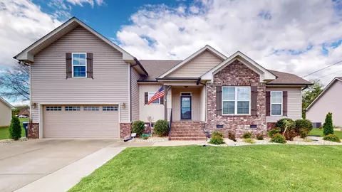 8415 Manor Farm Dr, Murfreesboro, TN 37129