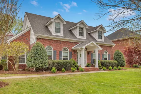 2014 Look Rock Ct, Murfreesboro, TN 37130