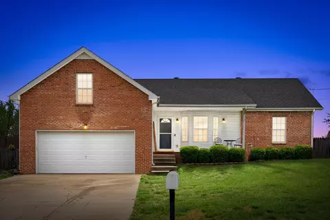 1305 Ambleside Dr, Clarksville, TN 37040
