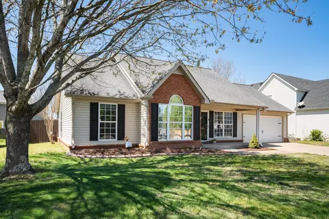 1424 Colyn Ave, Murfreesboro, TN 37128
