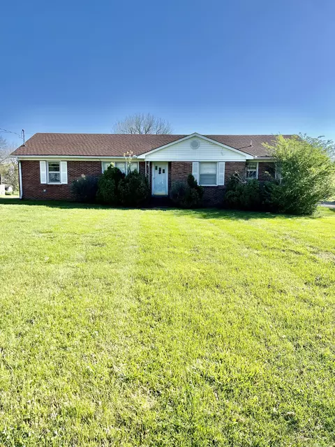1732 White Dr, Lewisburg, TN 37091