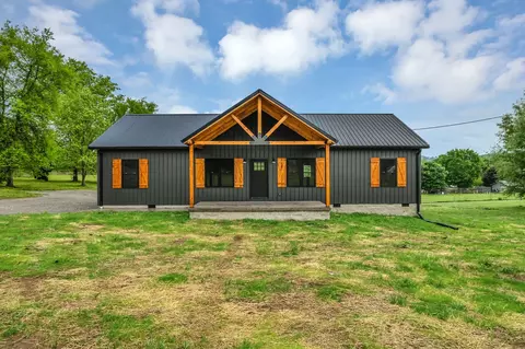 12 Preston Ln, Elmwood, TN 38560