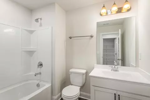 Bath - 2605 Eldin Crk, Murfreesboro, TN 37128 photo 3 of 4