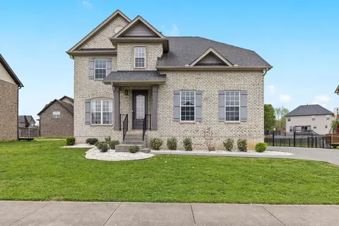 102 Philadelphia Pl, Hendersonville, TN 37075