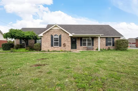 2833 Cliffside Dr, Christiana, TN 37037
