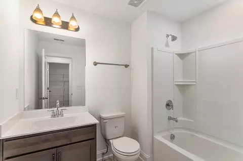 Bath - 2624 Eldin Crk, Murfreesboro, TN 37128 photo 4 of 4