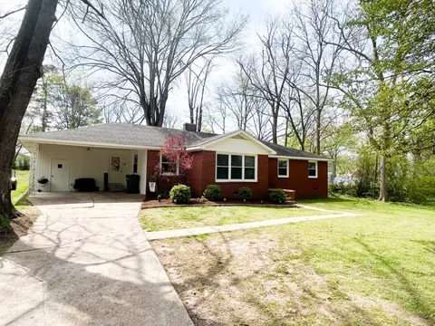 310 Clark St, Huntingdon, TN 38344