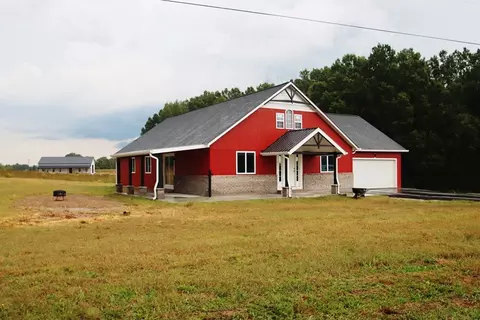 Exterior - 185 Swindell Mill Rd, Walling, TN 38587 photo 2 of 8