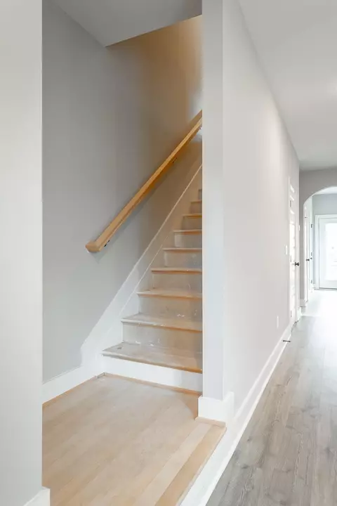 Entry Way - 2425 E 17th St, Chattanooga, TN 37404 photo 3 of 4