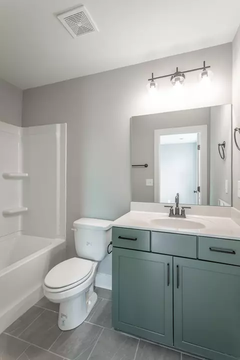 Bath - 2425 E 17th St, Chattanooga, TN 37404 photo 2 of 6