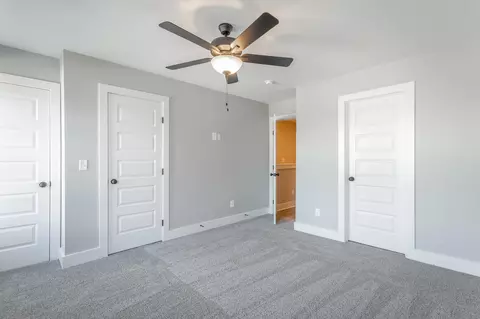 Bedroom - 2425 E 17th St, Chattanooga, TN 37404 photo 2 of 3