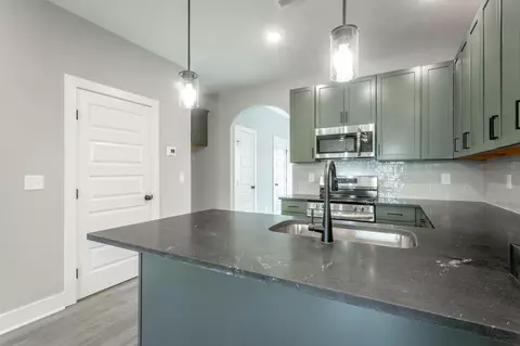 Kitchen - 2425 E 17th St, Chattanooga, TN 37404 photo 4 of 9