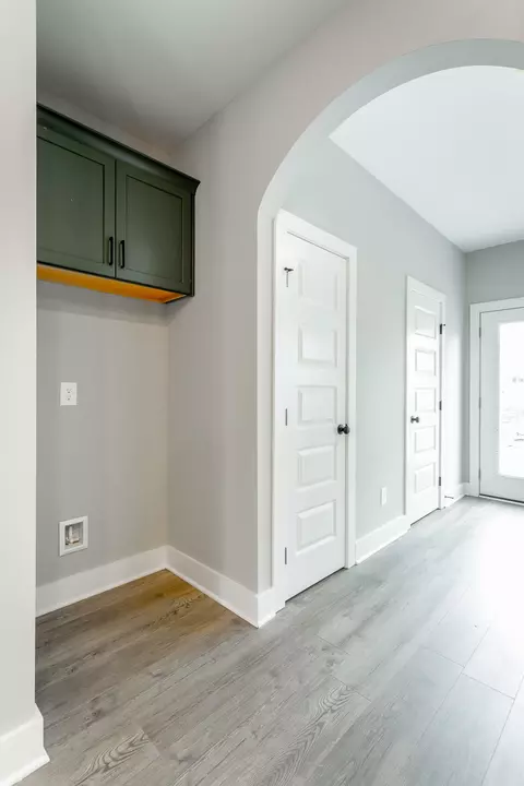 Entry Way - 2425 E 17th St, Chattanooga, TN 37404 photo 2 of 4