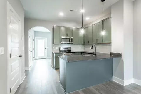 Kitchen - 2425 E 17th St, Chattanooga, TN 37404 photo 1 of 9