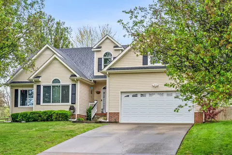 878 Glenraven Dr, Clarksville, TN 37043