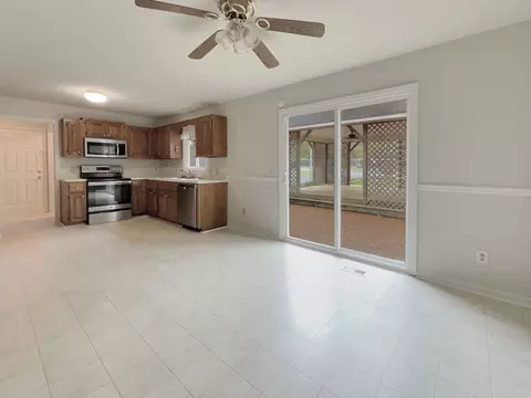 Kitchen - 200 Timberlake Dr, Springfield, TN 37172 photo 2 of 3