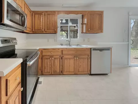 Kitchen - 200 Timberlake Dr, Springfield, TN 37172 photo 3 of 3