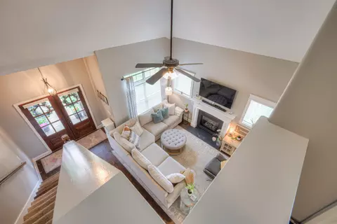 Living - 2004 Lima Ct, Spring Hill, TN 37174 photo 6 of 8