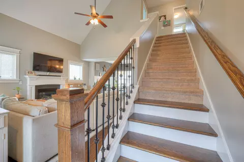 Entry Way - 2004 Lima Ct, Spring Hill, TN 37174 photo 2 of 3