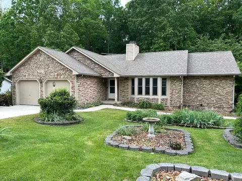 142 Cromwell Ln, Crossville, TN 38558