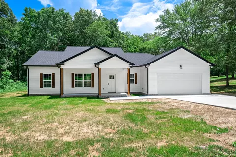 512 Oak Tree Dr, Mcminnville, TN 37110