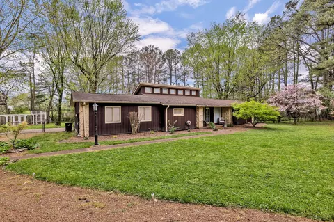 702 Oakwood Ct, Mount Juliet, TN 37122