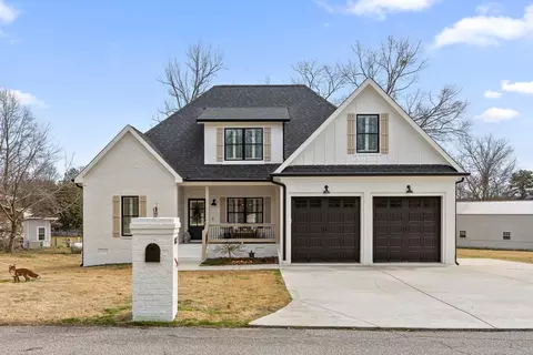 8812 St John Rd, Hixson, TN 37343