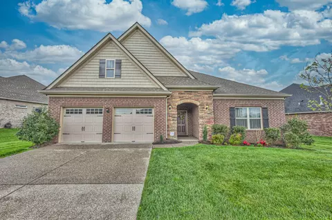 1350 Whispering Oaks Dr, Lebanon, TN 37090