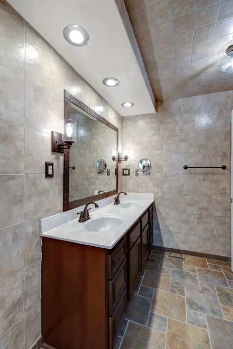 Bath - 2101 Masters Dr, Springfield, TN 37172 photo 5 of 6