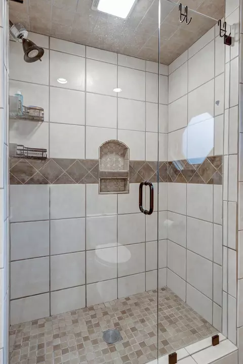 Bath - 2101 Masters Dr, Springfield, TN 37172 photo 6 of 6