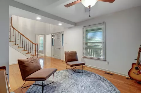 Living - 2101 Masters Dr, Springfield, TN 37172 photo 1 of 3